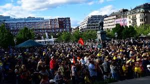 Türk asıllı i̇sveçli yıldız oyuncu jimmy durmaz, galatasaray'a transfer oldu ve günün hakkında en çok arama yapılan isimlerinden biri oldu. Mardinli Jimmy Ye Buyuk Destek