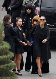 Feb 09, 2020 · dr. Hollywood Stars Attend Chris Cornell S Funeral Chris Cornell Vicky Karayiannis Chris