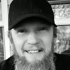 Kelli Tipton's Instagram, Twitter & Facebook