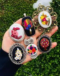 Tutun Kollarimdan Duserim Simdi Yorgunum Dostlarim Yorgunum Yorgun Nakis Desenleri Boncuk Suslu Takilar Kendin Yap Kolye