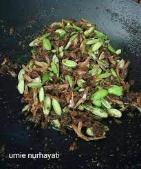 Sambal teri bisa jadi pilihan untuk pendamping lauk dan nasi hangat. Resepi Sambal Ikan Bilis Petai Goreng Kering Resepi My
