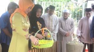 Ia dikenal sebagai penyunting dan penyusun sulalatus salatin. Keluarga Tun Sri Lanang Wakaf Tanah Untuk Bireuen Serambi Indonesia