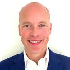 She came to the UK as an immigrant... got bullied for being  different...suffered with low confidence, low self esteem and  depression...took a brave step to build her confidence ❤️ and she ends