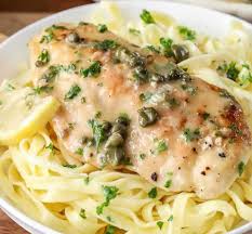 Poulet Piccata Recette Facile D Un Delicieux Plat Italien Poulet Piccata Plats Italiens Recette Cuisine Italienne