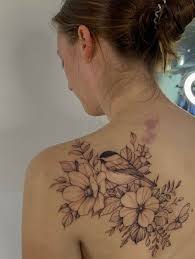 Chickadee Tattoo By Diana Severinenko During Nov 2019 Guest Spot At Alchemist S Valley In Hamburg Tattoos Chickadee Tattoo Grandma Tattoos Lillies Tattoo