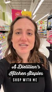 A Dietitian's Kitchen Staples Shop with Me