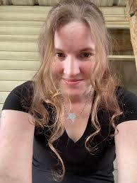 Happy full moon y'all! I'm manifesting unties to tire of people that hurt  me. My life, my bow.