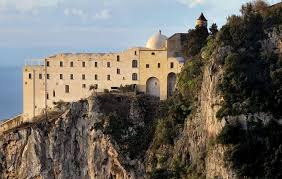 Tourists can take advantage of a whole range of services: Il Monastero Santa Rosa Hotel Spa E 1 In Classifica B G Business Gentlemen