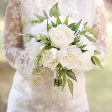 Jj's house offers tons of affordable wedding flowers and wedding bouquets in a variety of materials, such as silk wedding flowers and satin ones. New Arrival White Green Wedding Bouquets Peony Bouquet De Mariage Bridal Bouquet Brooch Bouquet Wedding Flowers In Stock From Everising 44 33 Dhgate Com