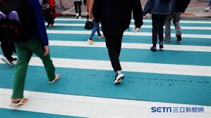 2020 年的機場停車相關優惠，大致上沒有太大的變動。 國泰世華的白金卡~鈦金商務間的卡等，從 1 年 2 次，每次 7 天，略為縮減為每次 7 天。 另外元大銀行過去的規則要求當次海外消費達 3 萬以上，方得享有免費停車優惠，改為和大多數銀行類似「刷卡支付當次出國機票或團費. Ufwckhcknfsbpm