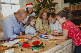 Explora, juega y aprende con los duendes de santa durante todo diciembre Juegos Para Divertirte En Familia Esta Navidad Scrippsamg