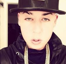 José fernando suárez, known professionally as cosculluela, is a puerto rican singer, rapper and songwriter. Cosculluela Riding Helmets Choker Necklace Rappers