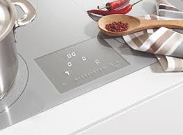 Weisses Kochfeld Modelle Von Miele Kuppersbusch Bosch Ikea Gorenje Und Elica Im Vergleich Kuchenfinder