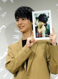 Kakegurui) is a japanese manga series written by homura kawamoto and illustrated by tōru naomura. é«˜æ‰çœŸå®™ æ¯Žæ—¥åƒ•ã‚'è¦‹ã¦å«Œã«ãªã‚‰ãªã„äººã«è¦‹ã¦ã»ã—ã„ èŠ¸èƒ½æ´»å‹•10å'¨å¹´ã‚«ãƒ¬ãƒ³ãƒ€ãƒ¼å…ˆè¡Œã‚¤ãƒ™ãƒ³ãƒˆé–‹å‚¬ Real Sound ãƒªã‚¢ãƒ«ã‚µã‚¦ãƒ³ãƒ‰ ãƒ–ãƒƒã‚¯