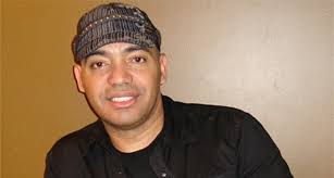 Cantante cubano Manolín González, el Médico de la Salsa, se despide de los  escenarios