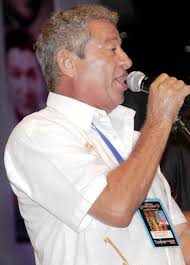 Poncho Cotes Jr. se fue a cantar 'La ultima historia'