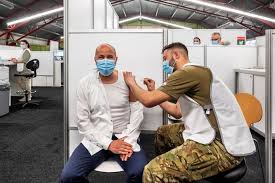 Zonder vaccinatie kom je er niet meer in. Een Prik In Je Bovenarm Van Jan Soldaat Militairen Helpen Nu Mee Met Vaccineren Regio Gelderlander Nl