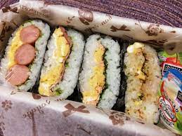 おにぎらずの節約包み方 私の一番お勧め by はんちくたい レシピ レシピ 食べ物のアイデア おにぎらず