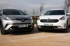 Photo of 2018 model year shown. Comparativa Toyota C Hr Vs Kia Niro Autoscout24