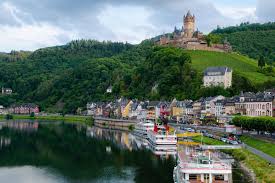 Das haus rossi liegt in zentraler, jedoch ruhiger ortslage und ist zu jeder jahreszeit ein ideales urlaubsziel. Freizeit Urlaub In Cochem An Der Mosel
