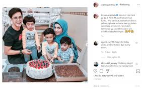 Get in touch with intan sas (@intansas) — 1477 answers, 5604 likes. Sedih Tapi Tak Tunjuk Intan Saleh Sembunyikan Perasaan Demi Anak Anak Hot Fm