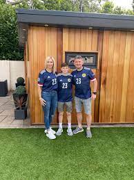 Jun 20, 2021 · she took in the game with her husband, henry, and daughter, sasha, who is billy's auntie and sister to his mum, carrie, who was at wembley with other family members to see gilmour, 20, who stars. Carrie Gilmour On Twitter C Mon Scotland Good Luck Billygilmourrr