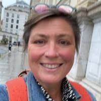 20+ "Melanie Dye" profiles