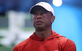 Tiger Woods rolls car in Florida crash