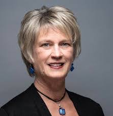 Sandra Amin's Instagram, Twitter & Facebook