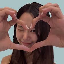 Top 25 Asian American Mom Influencers in 2025