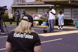 Nine people were killed, including the gunman who committed suicide, and at least six others were injured. D8eabxneynpplm