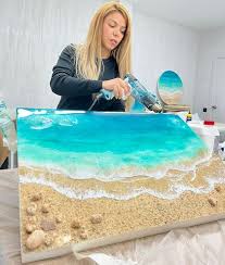 Nancy Miranda, una paraguaya que se destaca en España con su arte en resina 