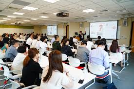 金融產業雲端化 行動化 智慧化的大趨勢 台灣微軟大型企業商務事業群劉俊良副總經理 conference room home decor conference room table