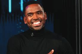 E! News' Anchor Justin Sylvester