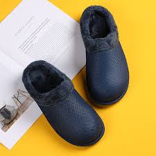 Es por eso por lo que todos los zapatos que hacen son a medida, adaptándose a la anatomía y a los gustos especiales de su clientela. Chanclas De Terciopelo Para Hombre Calzado Para Jardin Calido Transpirable 3 Colores Ligero 2020 Zapatillas Aliexpress