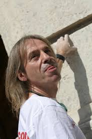 Cuba: “Spiderman” Climbs in Old Havana