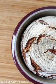 Ihr Benotigt 350 G Wasser 1 Tl Zuckerrubensirup 15 G Hefe 300 G Roggenmehl 1150 200 G Brot Backen Brot Selber Backen Rezept Brot Backen Sauerteig