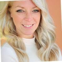 Melissa Niedfelt's Instagram, Twitter & Facebook