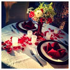 20 Modern Table Setting Ideas For Valentines Day Trenduhome Romantic Dinner Tables Romantic Dinner Decoration Romantic Table Setting