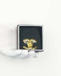 Chanel CC Turnlock Brooch, Small Leather Goods - Designer Exchange | Buy  Sell Exchange