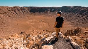 A masculine noun is used with masculine articles and adjectives (e.g. Meteorito Impacto La Tierra Y Causo Fuerte Explosion Pero Nadie Lo Noto Actualidad Forbes Mexico