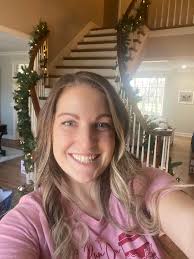 Merry Christmas and a Happy New Year 🎄 For the people I that haven't met  yet, I'm Lydia and have been in the massage therapy business for 11 years.  I have loved