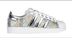 Unsere redaktion hat unterschiedlichste marken untersucht und wir zeigen unseren lesern hier alle natürlich ist jeder adidas superstar damen schwarz sofort bei amazon im lager verfügbar und somit sofort bestellbar. Manhattan Sviluppando A Differenza Di Adidas Superstar Silber Glitzer Damen Muffa Gruppo Sconosciuto