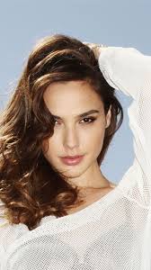 720x1280 Wallpaper Gal Gadot White Top Gorgeous Actress Outdoor Gal Gardot Gal Gadot Gal Gabot