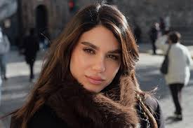 Daniela Núñez deja entrever que estaría separada mientras su esposo sigue  coqueteando con miss