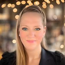 I've seen some people comment about travel SLP jobs, but does anyone have  first hand experience and want to share? Very curious what it looks like  realistically in this field