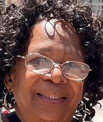 Dondi Smith's Instagram, Twitter & Facebook