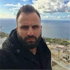 Robert Meisl's Instagram, Twitter & Facebook