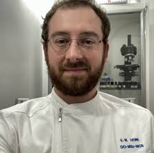 Elio Maria Leone, osteopata