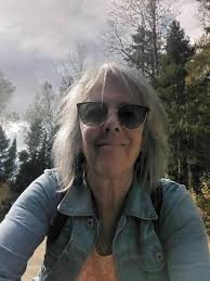 Is there gas available at stations in La Cruz?